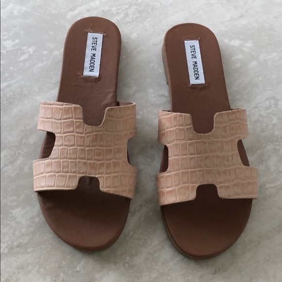 Steve Madden Shoes - NWOT Steve Madden Light Pink Harriet Sandals